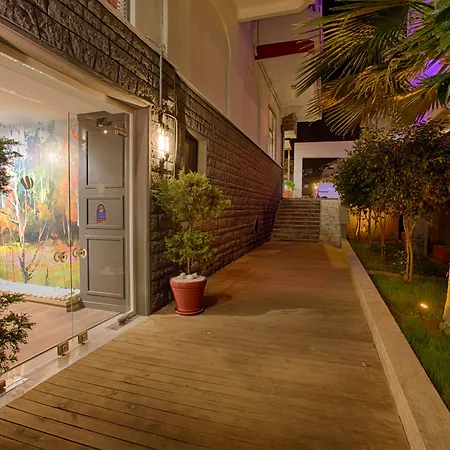 Hotel apartamentowy Hma & 4*